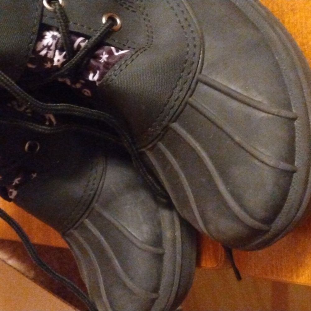 Snow Boots - Picture 2 of 4